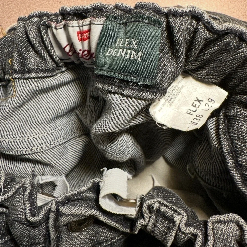 Grey Levi’s unisex size w38 L29
